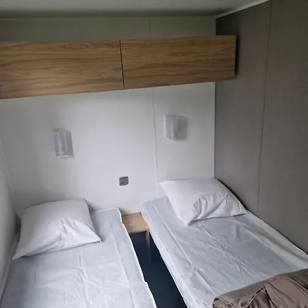 5 Etoiles Piscines Chauffees Club Enfants Mobilhome Premium 6pers 营地