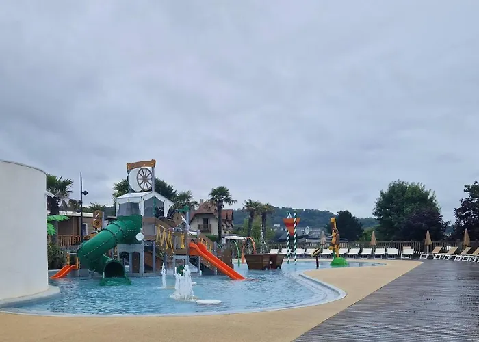 Kamp alanı 5 Etoiles Piscines Chauffees Club Enfants Mobilhome Premium 6pers *