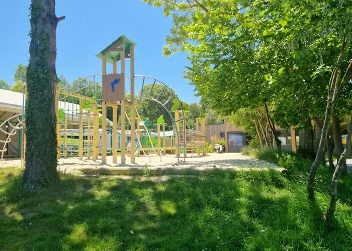 5 Etoiles Piscines Chauffees Club Enfants Mobilhome Premium 6pers *