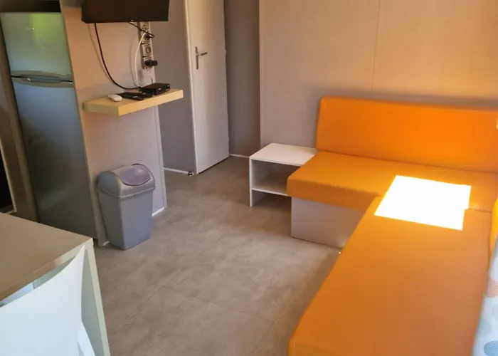 5 Etoiles Piscines Chauffees Club Enfants Mobilhome Premium 6pers * Houlgate